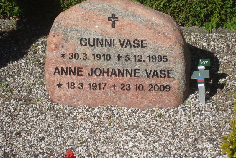 Anne Johanne Vase.JPG